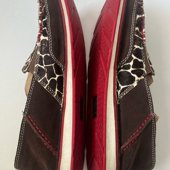 Brown and Animal Print Slip-On Shoes - Picture 5 of 8